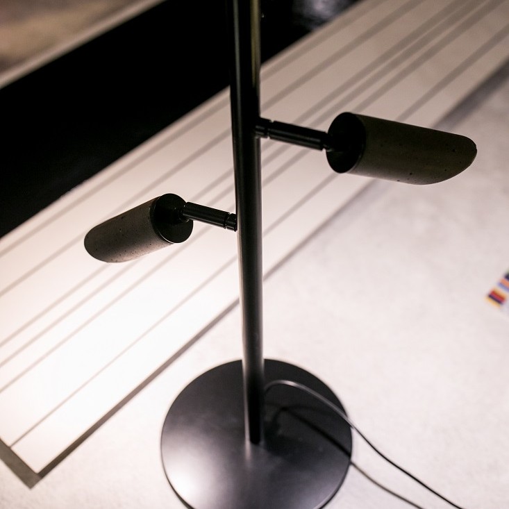 MACEO T Lampe de table en béton
