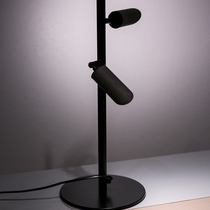 MACEO T cement table lamp