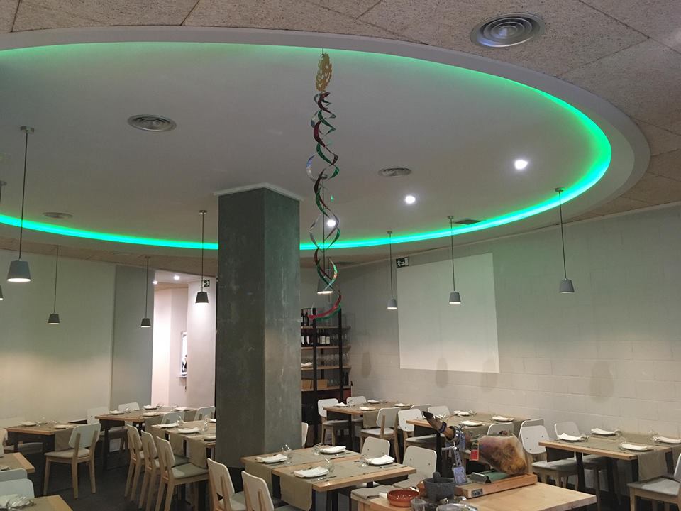 project Don Pablo Fusion restaurant urbi et orbi lamps 2