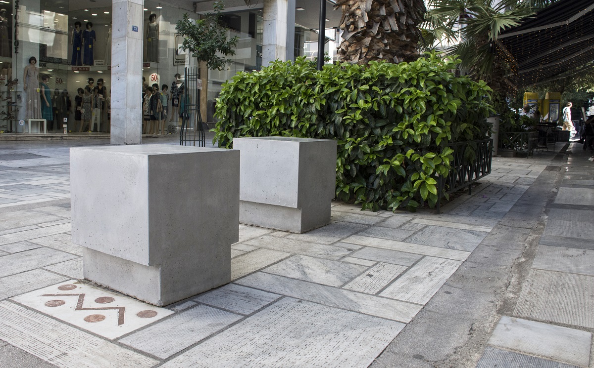 urbietorbi concrete benches Athens commercial triangle 2
