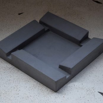 Fumi concrete ashtray by urbi et orbi