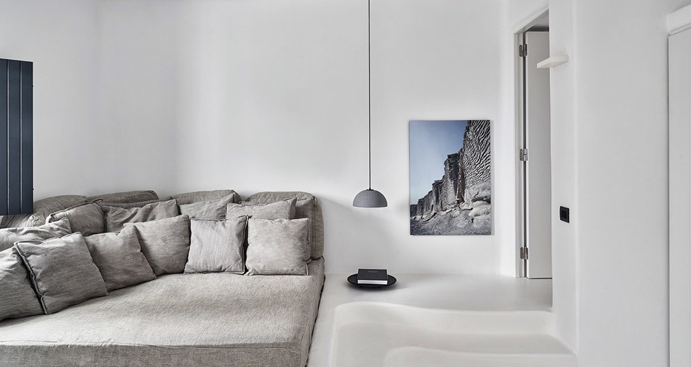 GLOBUS 280 Urbi Et Orbi Cement Pendant Lamp OMMA Stonesandwalls Lowres GAL