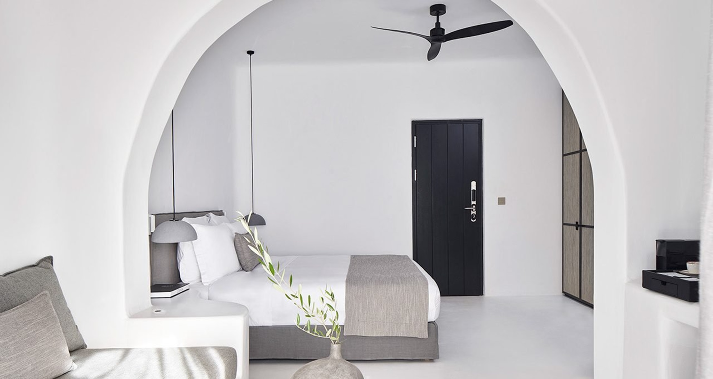 GLOBUS 28 Urbi Et Orbi Cement Pendant Lamp OMMA Stonesandwalls Interior Design Lowres GAL