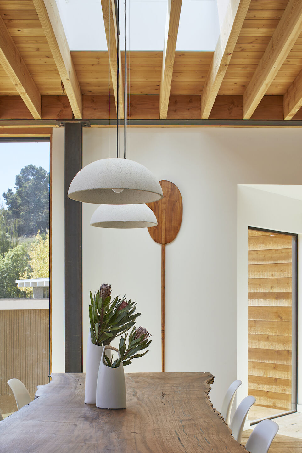GLOBUS 410 Ivory Urbi Et Orbi Concrete Pendant Lamp Lowres Spiegel Aihara Workshop Hillside