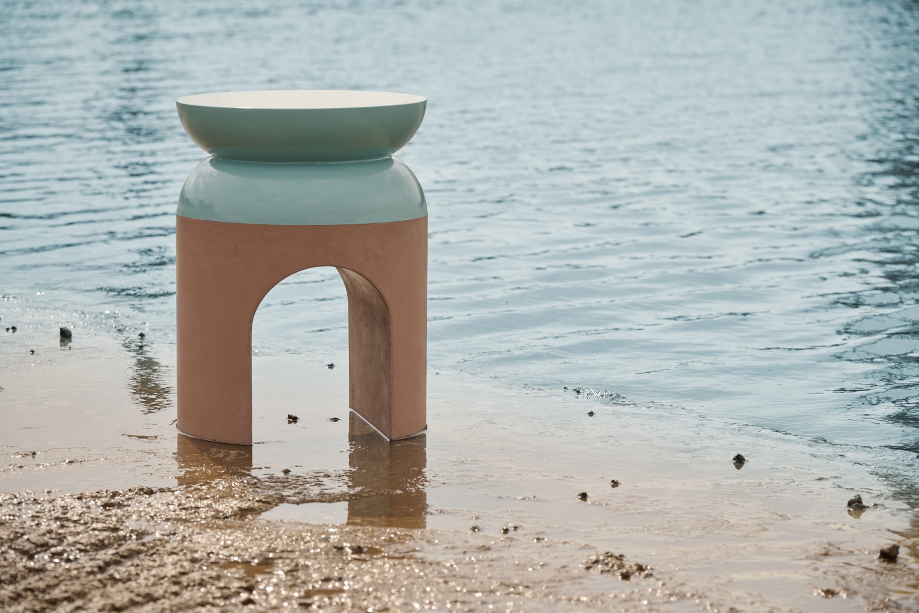 Kamara Concrete Runder Couchtisch Design By Sotirislazou Designstudio Urbi Et Orbi Lowres