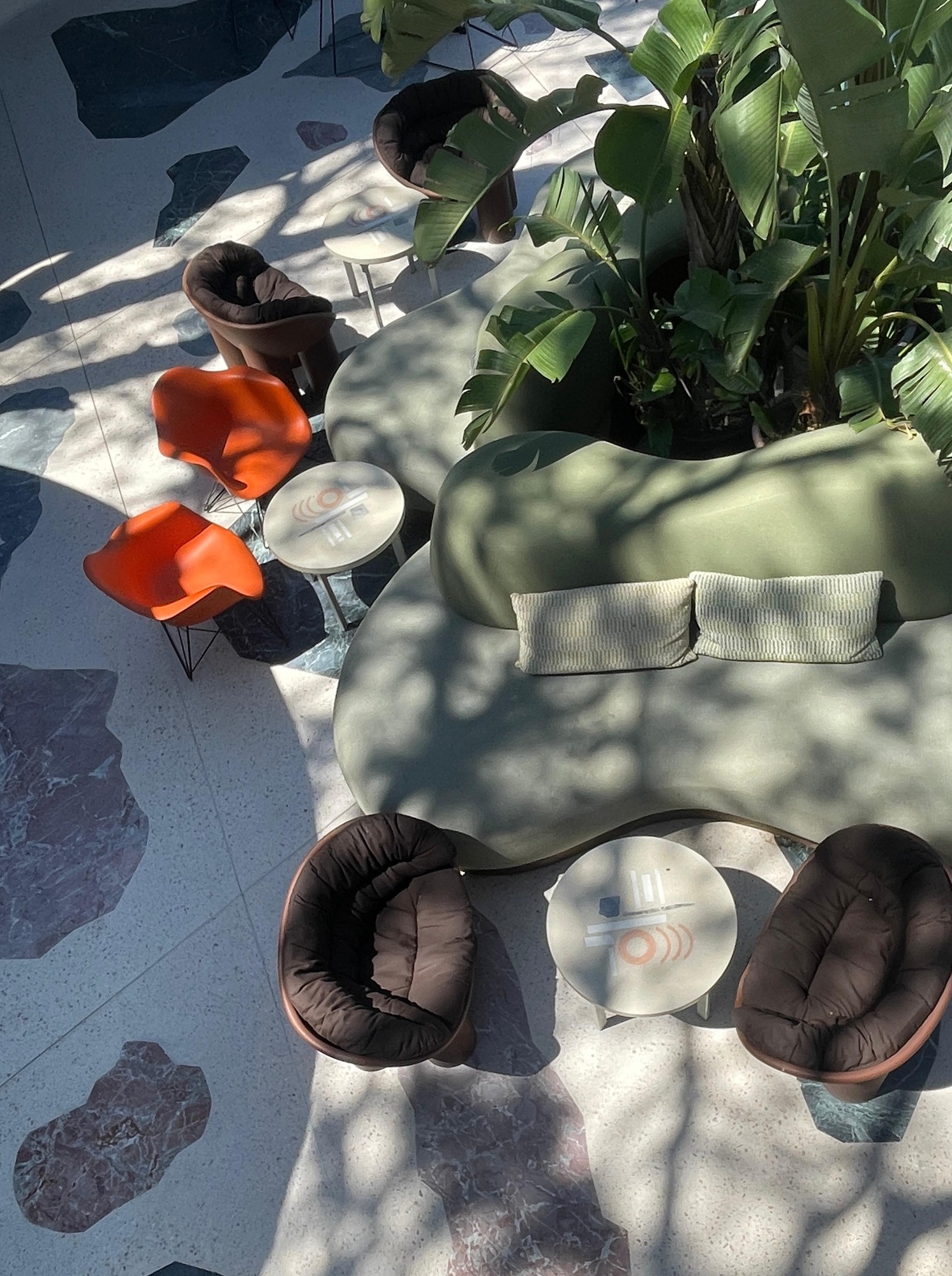 Legante_concrete_mosaic_table_design_by_ctrlzak_for_urbi_et_orbi_ekies_project_gal