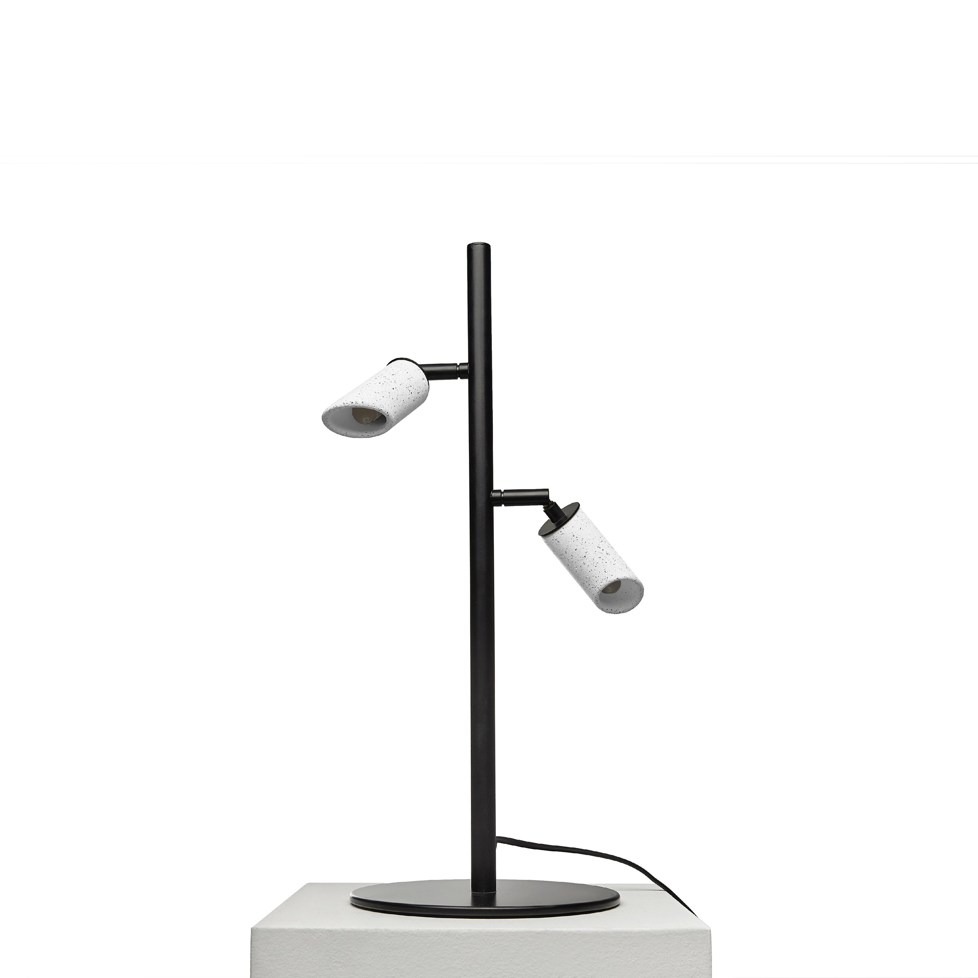 MACEO T IVORY Design By Urbi Et Orbi Lampe De Concrete Table Lamp