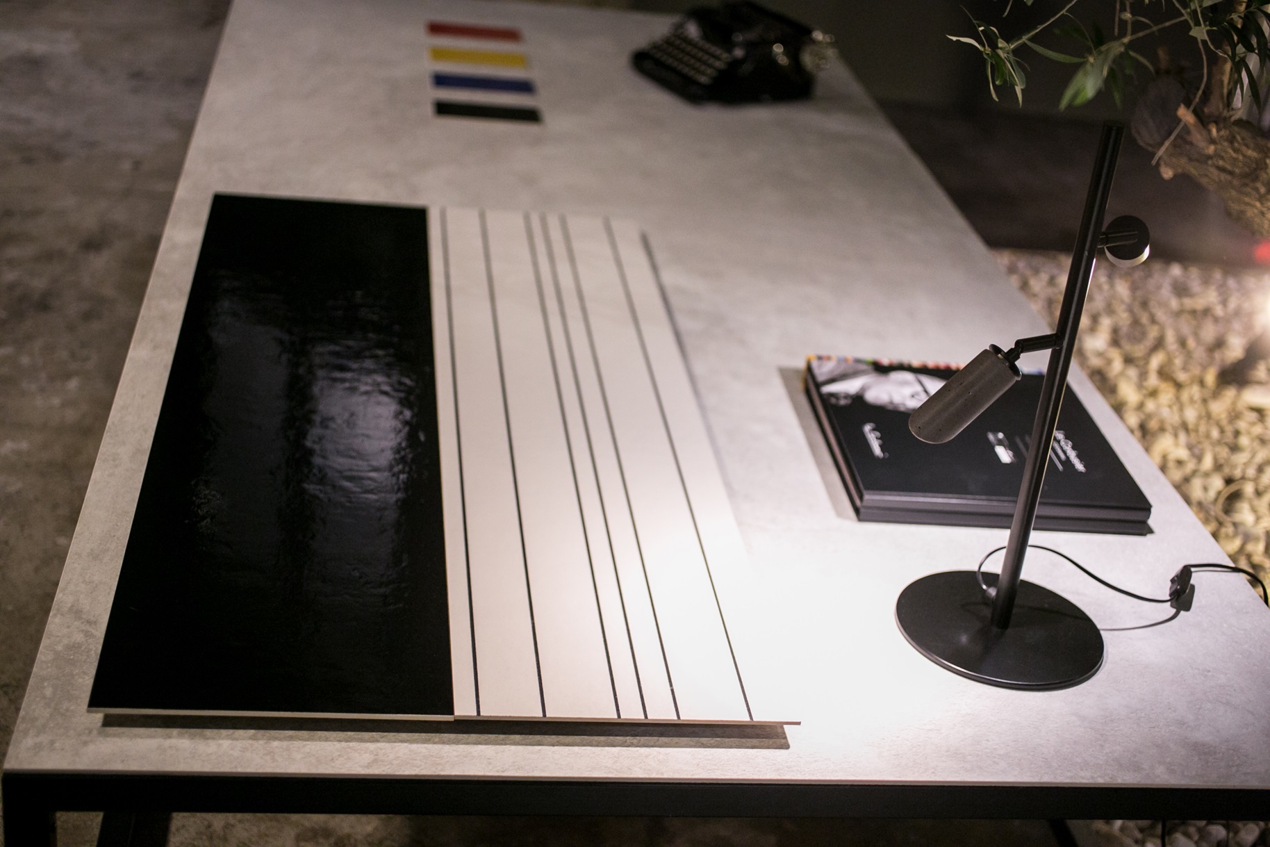 MACEO T By Urbi Et Orbi Studio Cement Table Light Lowres GAL
