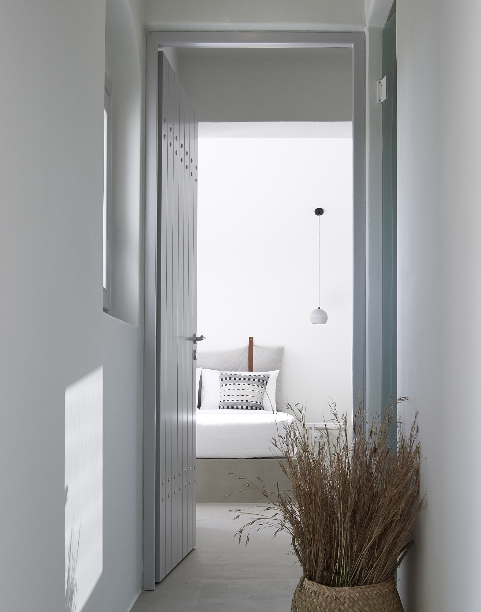 SUPERFLY C Urbi Et Orbi Pendelleuchten Aus Beton SeascapeSuitesSantorini By Stones And Walls GAL