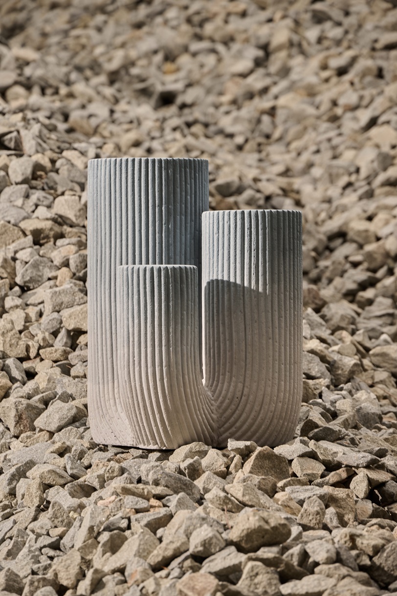 Tus Concrete Gray Side Table Design By Gian Paolo Venier Urbi Et Orbi Lowres
