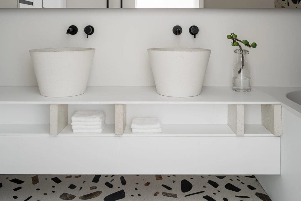 CIRCUM 3826 Concrete Washbasin Ivory Urbi Et Orbi