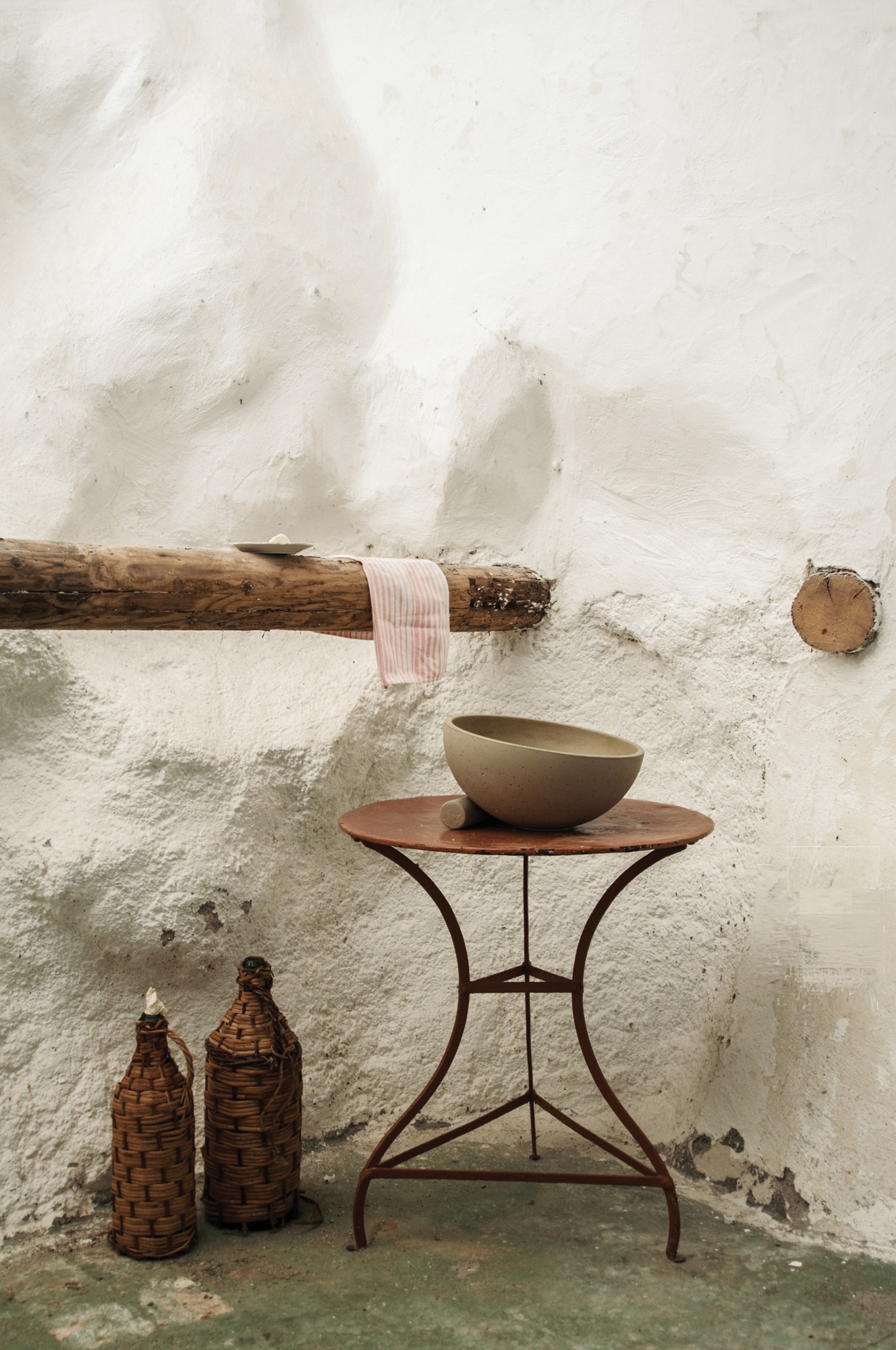 Obliquo Vasque En Béton By Valentino Marengo For Urbi Et Orbi Gal