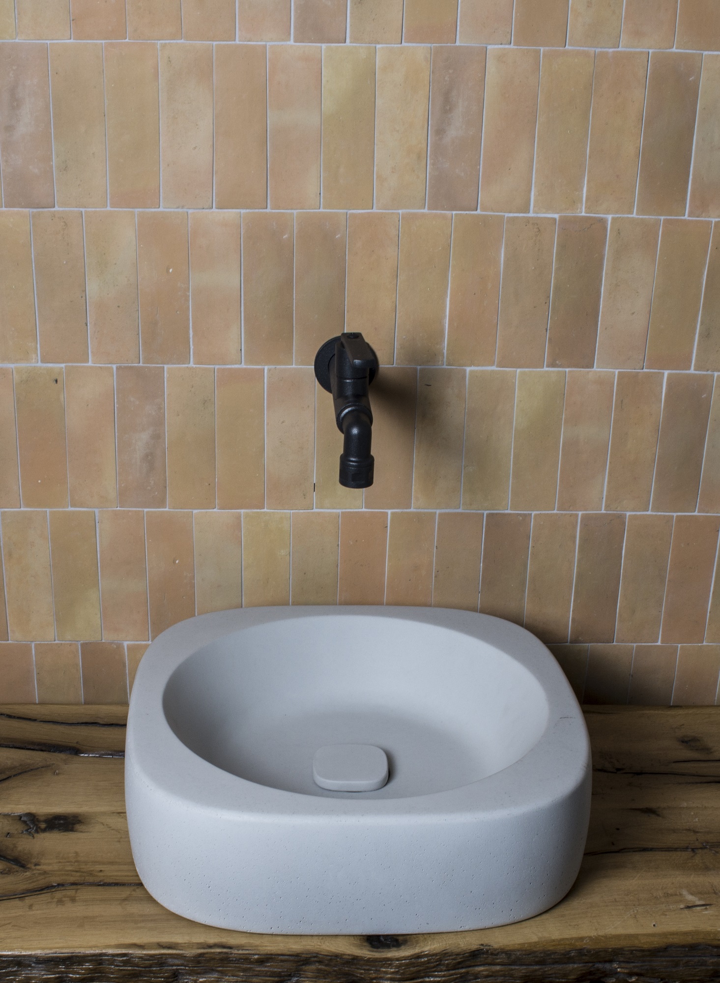 ORILLA Light Grey By Markus Kurkowski For Urbi Et Orbi Concrete Washbasin A