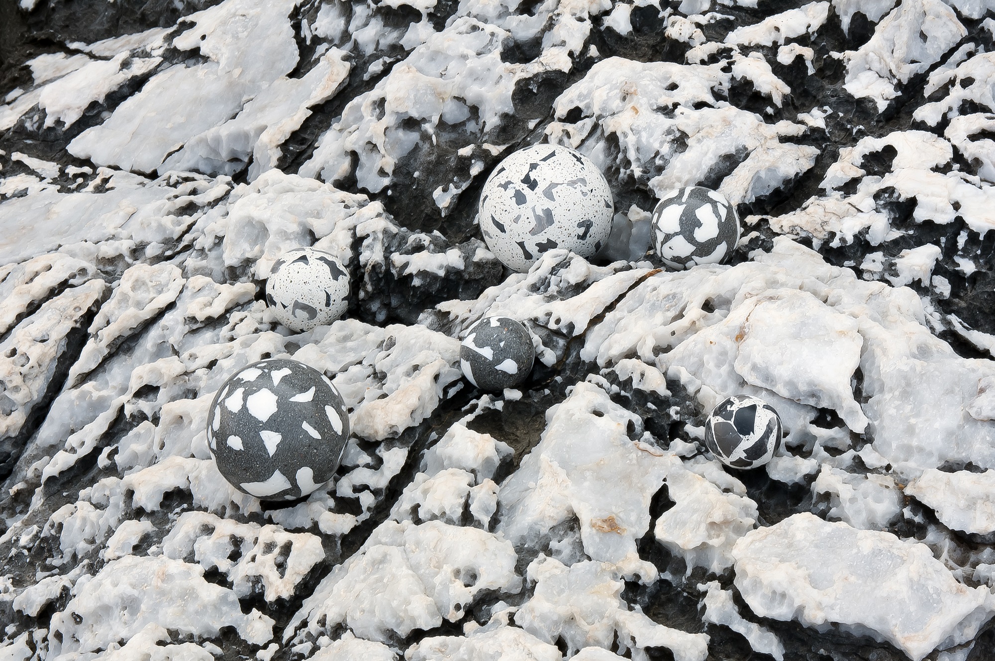Demenico Rocks Terrazzo Knob Hanger By Urbi Et Orbi GAL