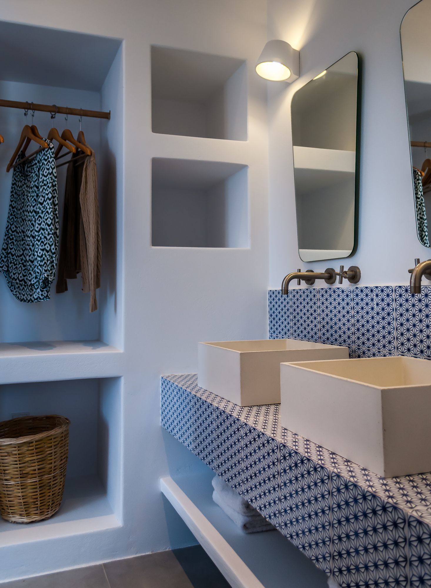 Project Milos Breeze By Vois Architects Urbi Et Orbi Concrete Washbasins 3
