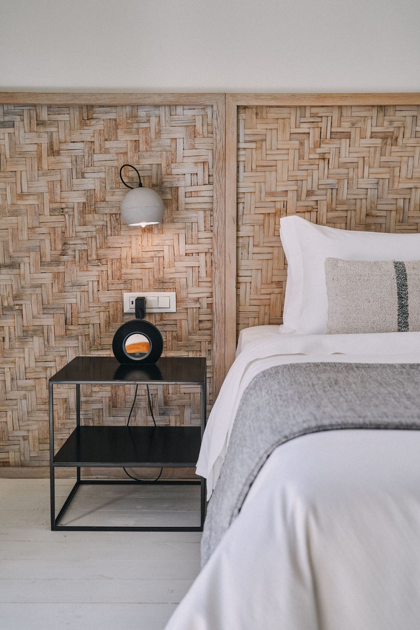 Superfly W Urbi Et Orbi Cement Wall Lamp Vedema Resort Stones And Walls