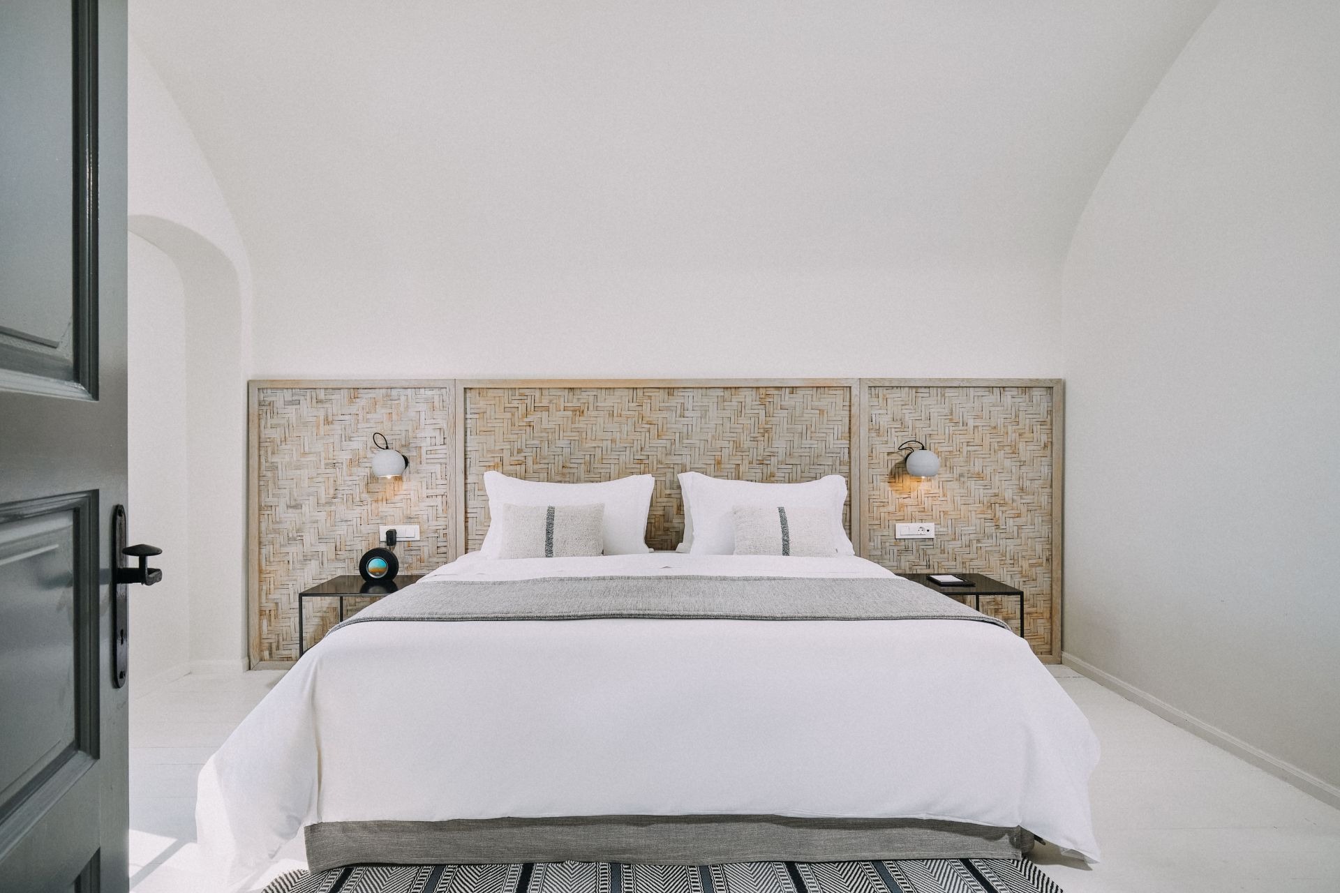 Superfly W Urbi Et Orbi Cement Wall Lamp Vedema Resort Stones And Walls Gal