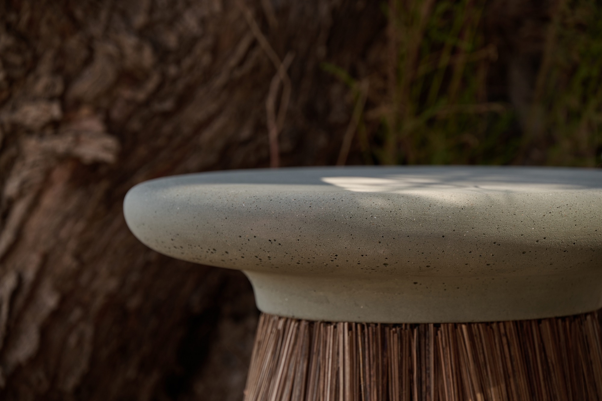 Saroma Couchtisch Aus Zement By Sotirislazou Designstudio Urbi Et Orbi Gal