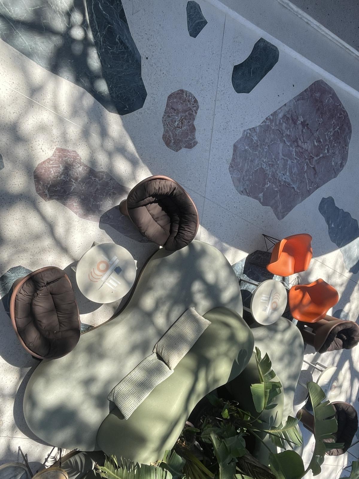 Ekies Project Urbi Et Orbi Legante Concrete Dining Table