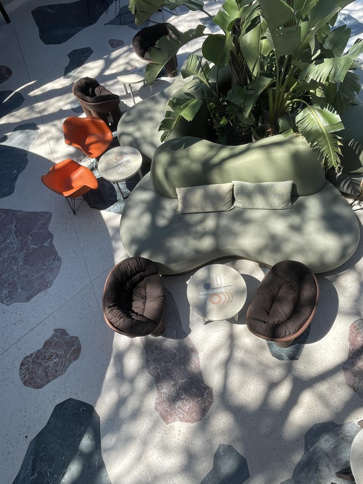 Ekies Project Urbi Et Orbi Legante Concrete Dining Table