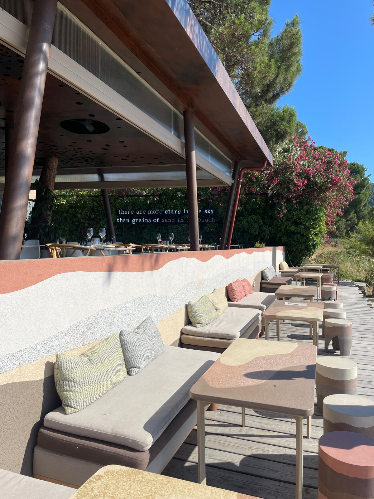 Ekies Project Urbi Et Orbi Strata Concrete Dining Table